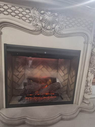 Каминокомплект Windsor - Слоновая кость с патиной с очагом Revillusion RBF30 (выставочный образец)_1 Каминокомплект Windsor - Слоновая кость с патиной с очагом Revillusion RBF30 (выставочный образец)_1